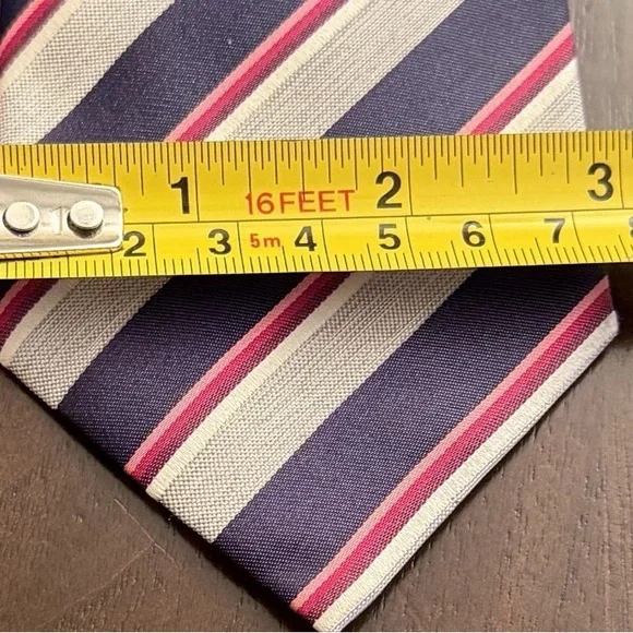 Hugo Boss Classic Navy and Pink Striped Men's Tie - Picture 4 of 4